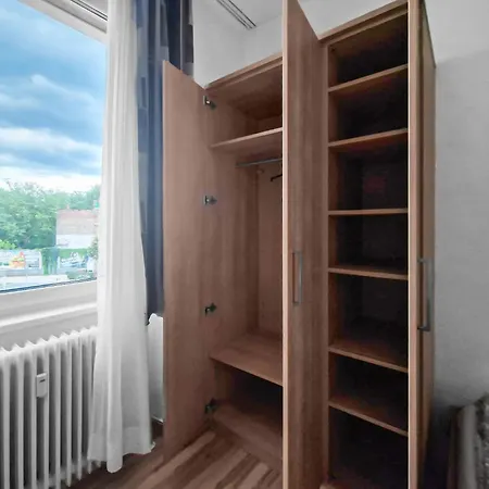 Josef Wolfik Strasse 10 * Stockerau