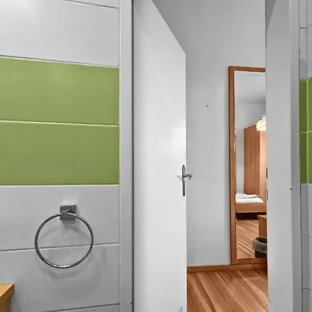 Josef Wolfik Strasse 10 Apartman *