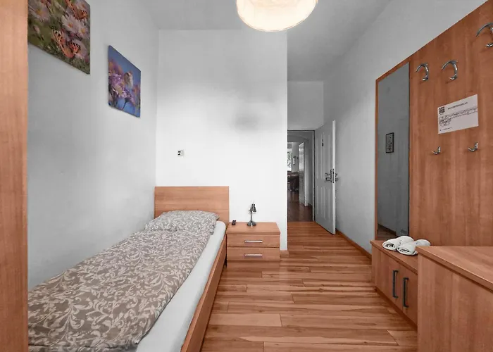 Josef Wolfik Strasse 10